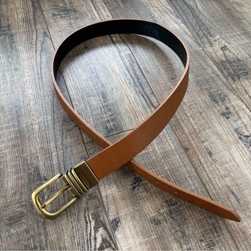 SOLD Women’s Reversible Tan/Black Faux Leather Belt